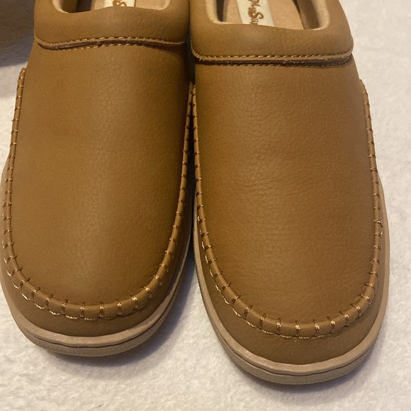 MY PILLOW MY SLIPPERS Size 9W Slippers - Picture 3 of 10